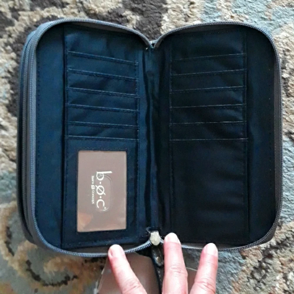 *Host Pick*b.o.c pretty wristlet - Picture 7 of 16